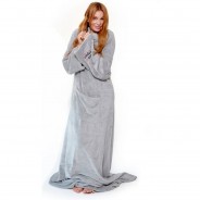 Preisvergleich für Heimtextilien: »Snug Me« Deluxe Decke mit Ärmeln hellgrau Gr. 180 x 180