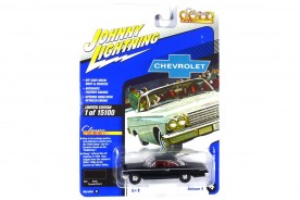 Preisvergleich für Autos: Johnny Lightning JLCG027B-4 Chevrolet Bel Air schwarz 1962 - Classic Gold 202...