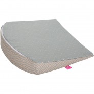 Preisvergleich für Heimtextilien: Baby Keilkissen 30x30cm ideal Kinderwagen, Stubenwagen,   inkl. abnehmbarem Bezug aus 100% Baumwolle, Quadrate apricot  Kinder
