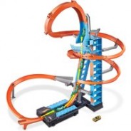 Preisvergleich für Autorennbahnen: Hot Wheels Track-Set "Himmelscrash-Turm", inkl. 1 Spielzeugauto